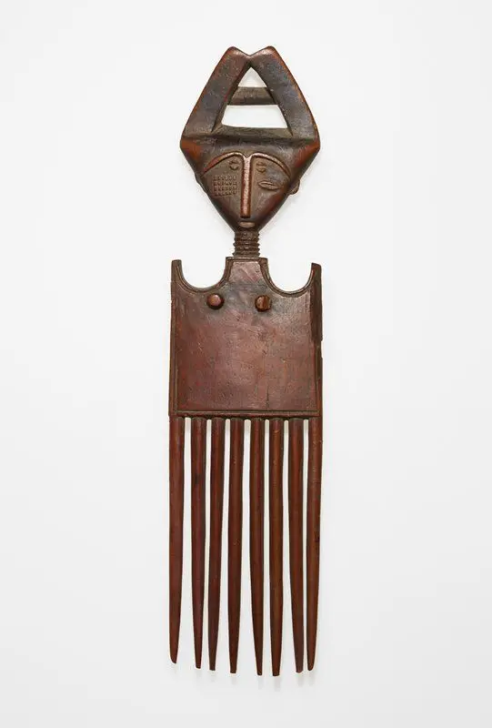 Comb by Akan artist