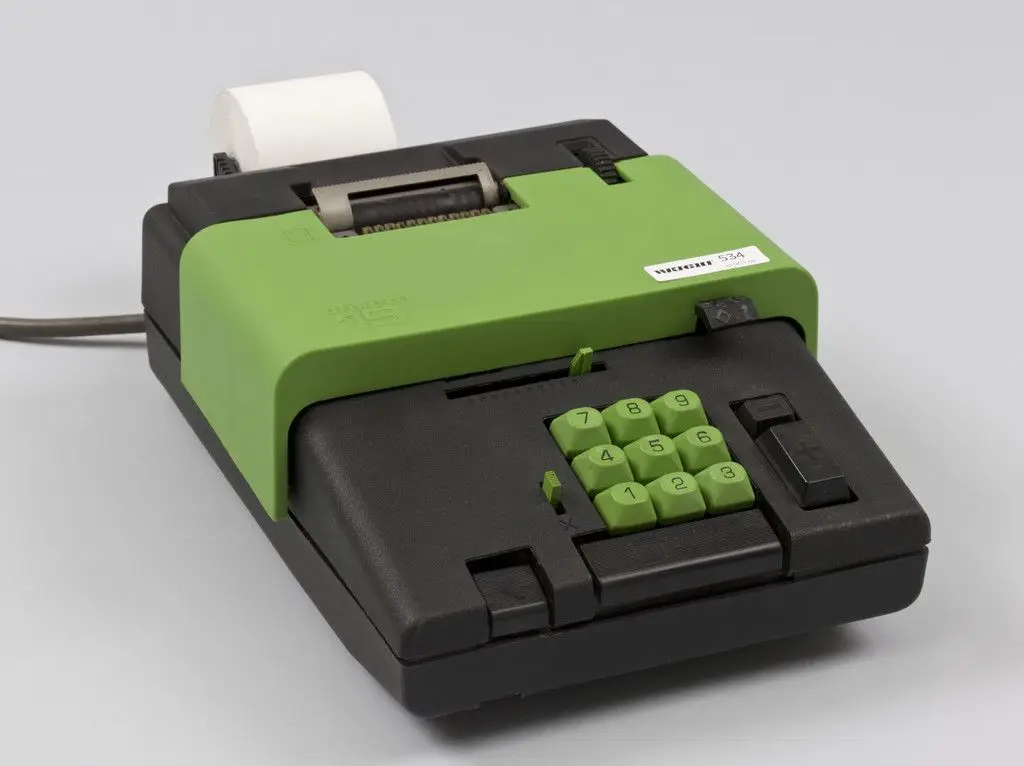 Summa 19 Calculator by Ettore Sottsass
