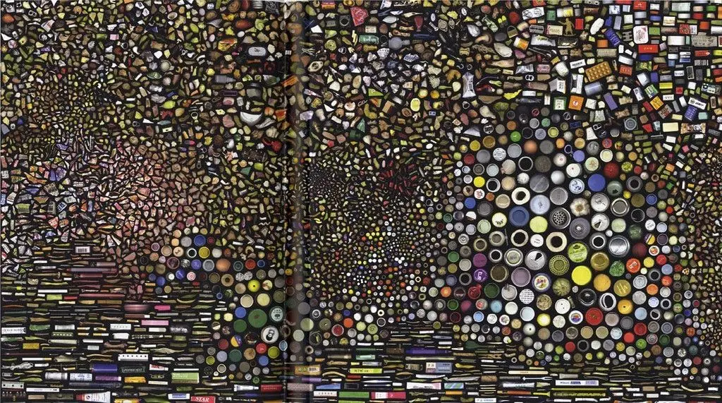 My Things No. 5 - 5000 Pieces of Rubbish in 2002 by Hong Hao