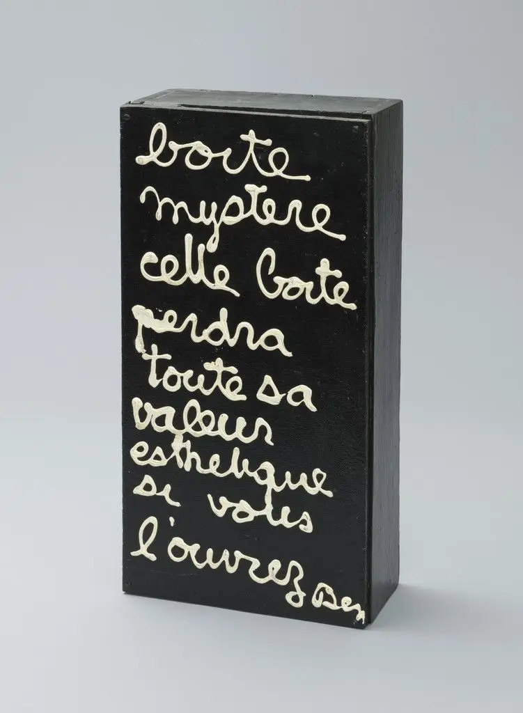 Boîte mystère by Ben Vautier