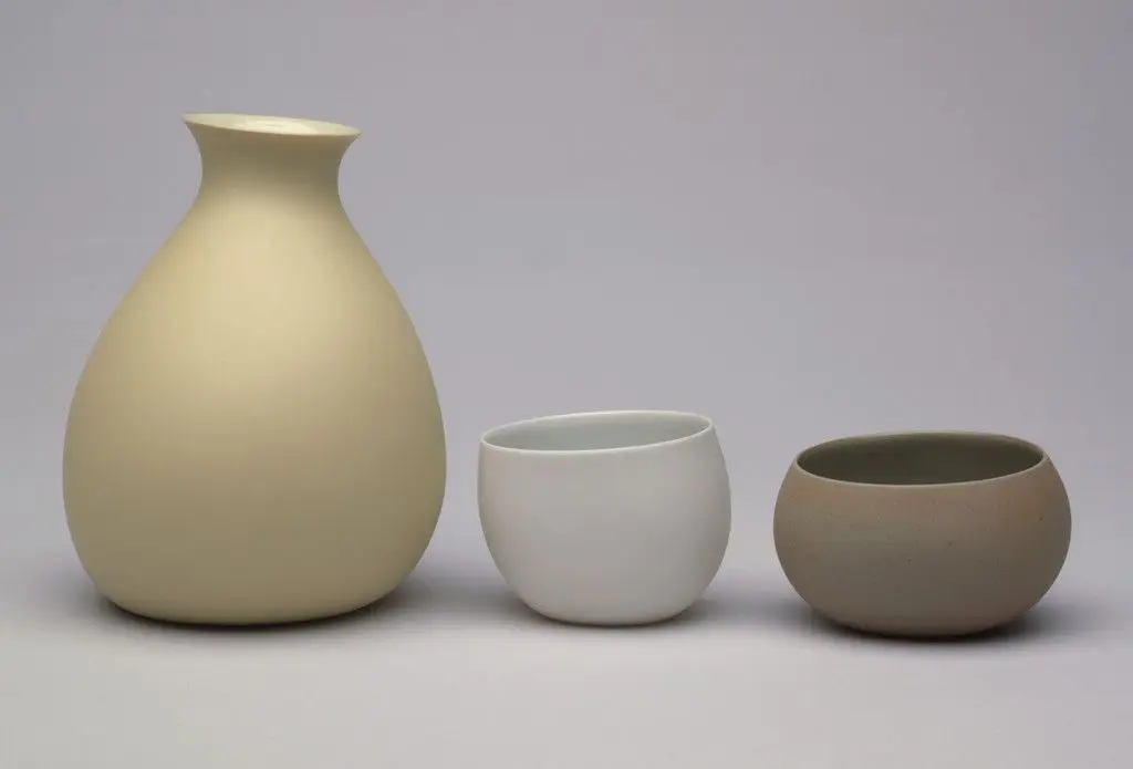 Sake Pitcher and Cups by Makoto Komatsu