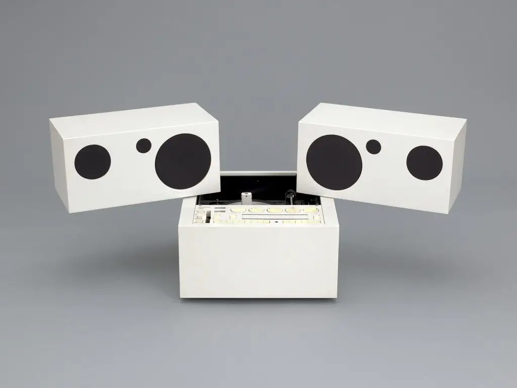 Totem Stereo System (model RR 130) by Mario Bellini