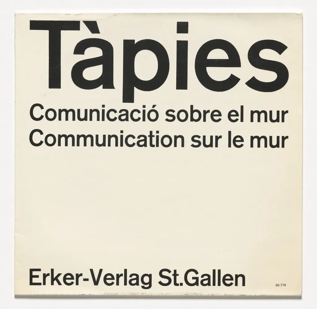 Comunicació sobre el mur (Communication sur le mur) by Antoni Tàpies
