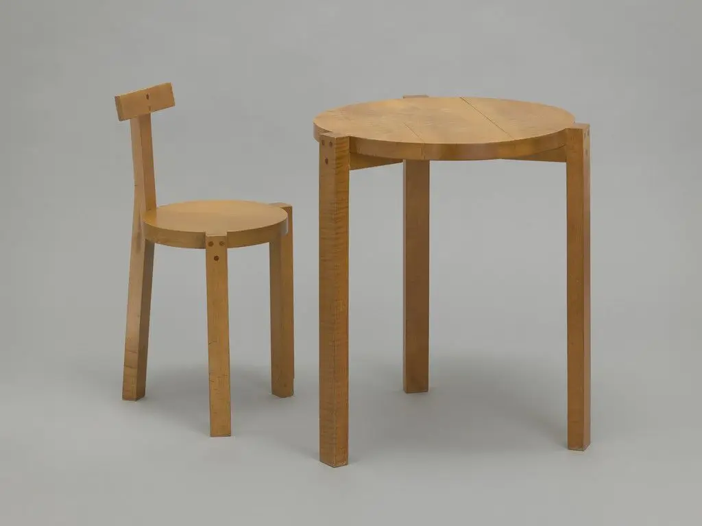 "Giraffe" chair and table by Lina Bo Bardi, Marcelo Ferraz, Marcelo Suzuki