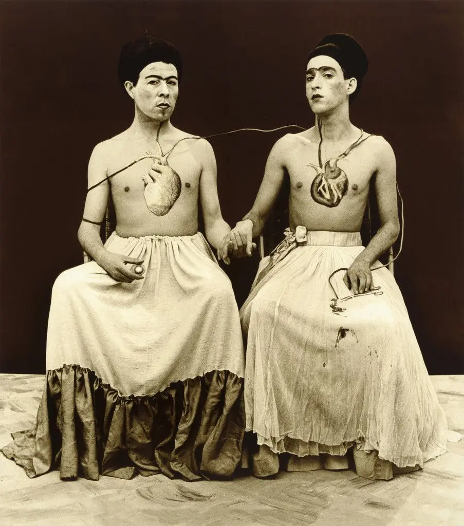 Las Dos Fridas (The Two Fridas) by Las Yeguas del Apocalipsis, Pedro Mardones Lemebel, Francisco Casas Silva