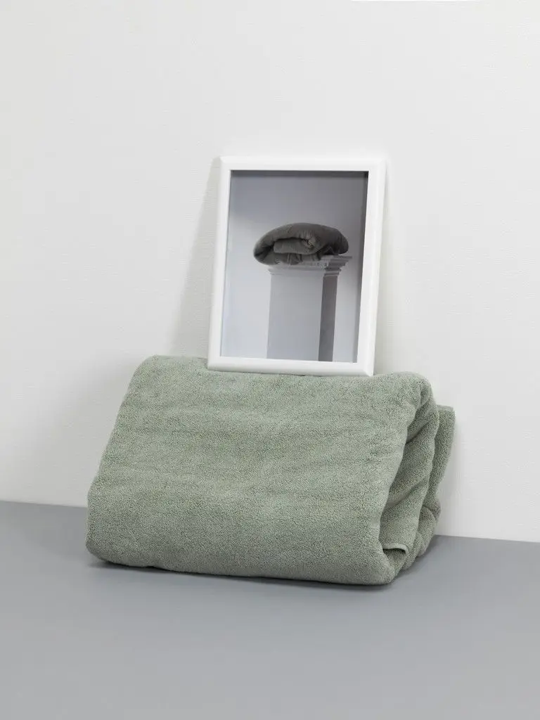 Upon (for Parkett no. 98) by Lee Kit