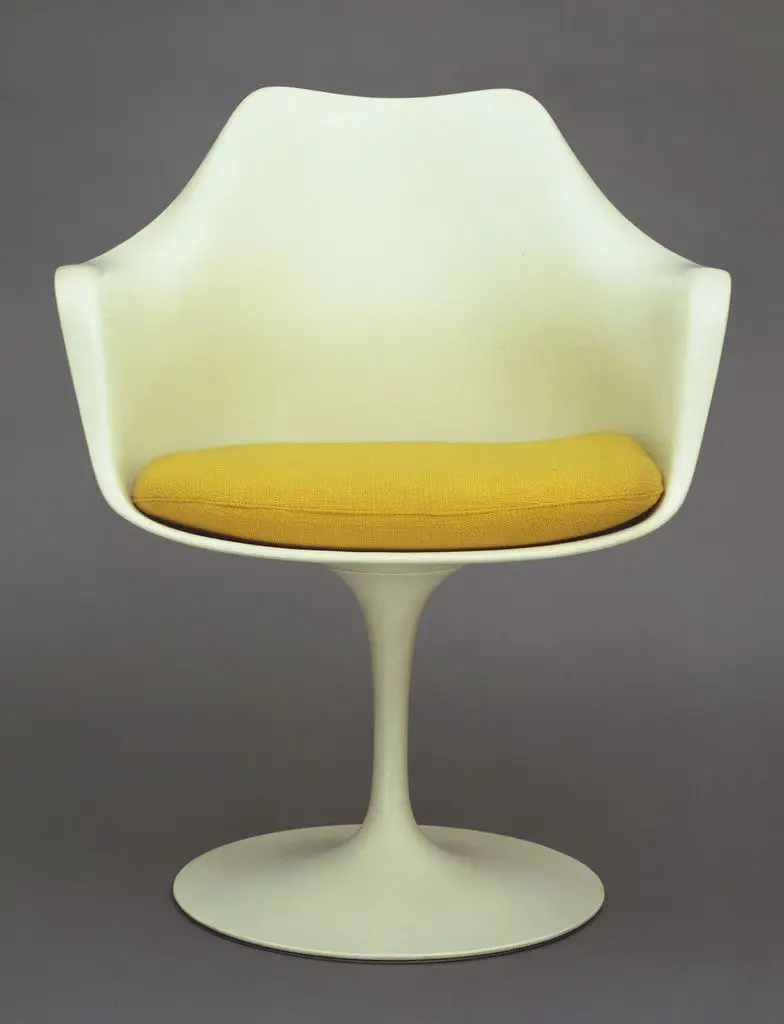 Tulip Armchair (model 150) by Eero Saarinen