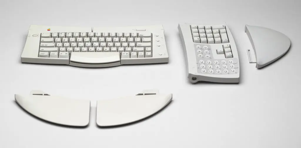 Adjustable Keyboard by Stephen Peart, Raymond Riley, David Shen, Apple, Inc.