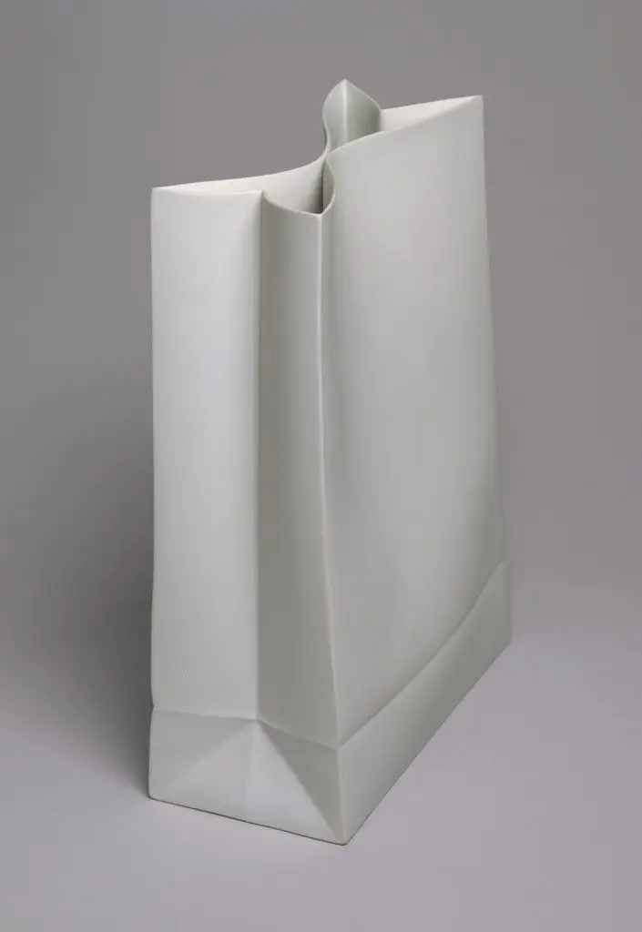 Crinkle Vase (KNS-2) by Makoto Komatsu