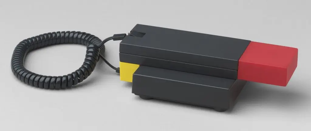 Enorme Telephone by Ettore Sottsass