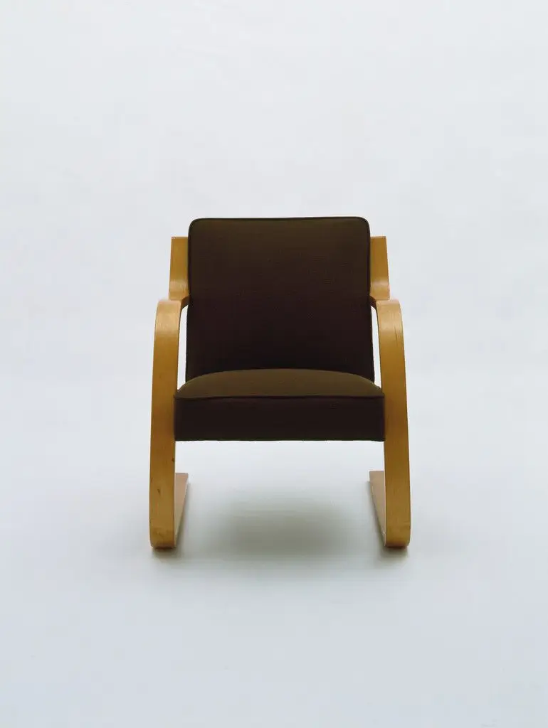 Armchair (model 402) by Alvar Aalto
