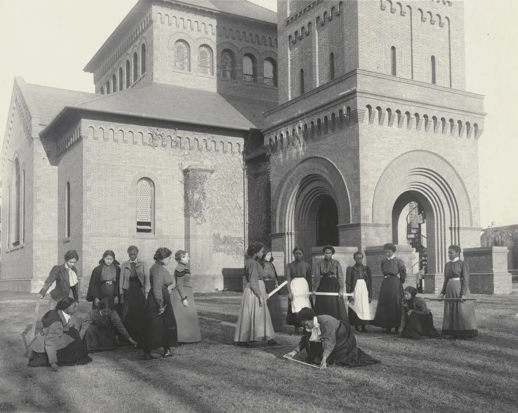 Arithmetic. Measuring and pacing by Frances Benjamin Johnston