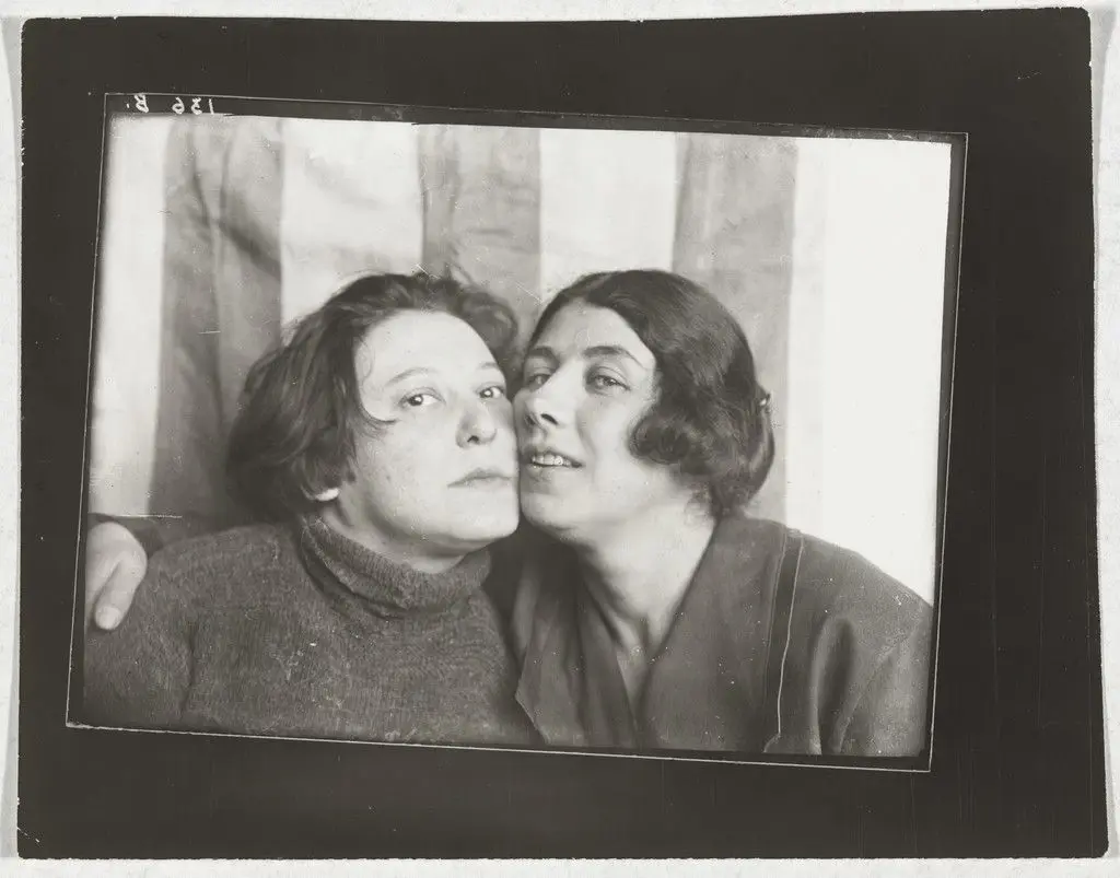 Untitled (Varvara Stepanova and Lyubov Popova) by Aleksandr Rodchenko