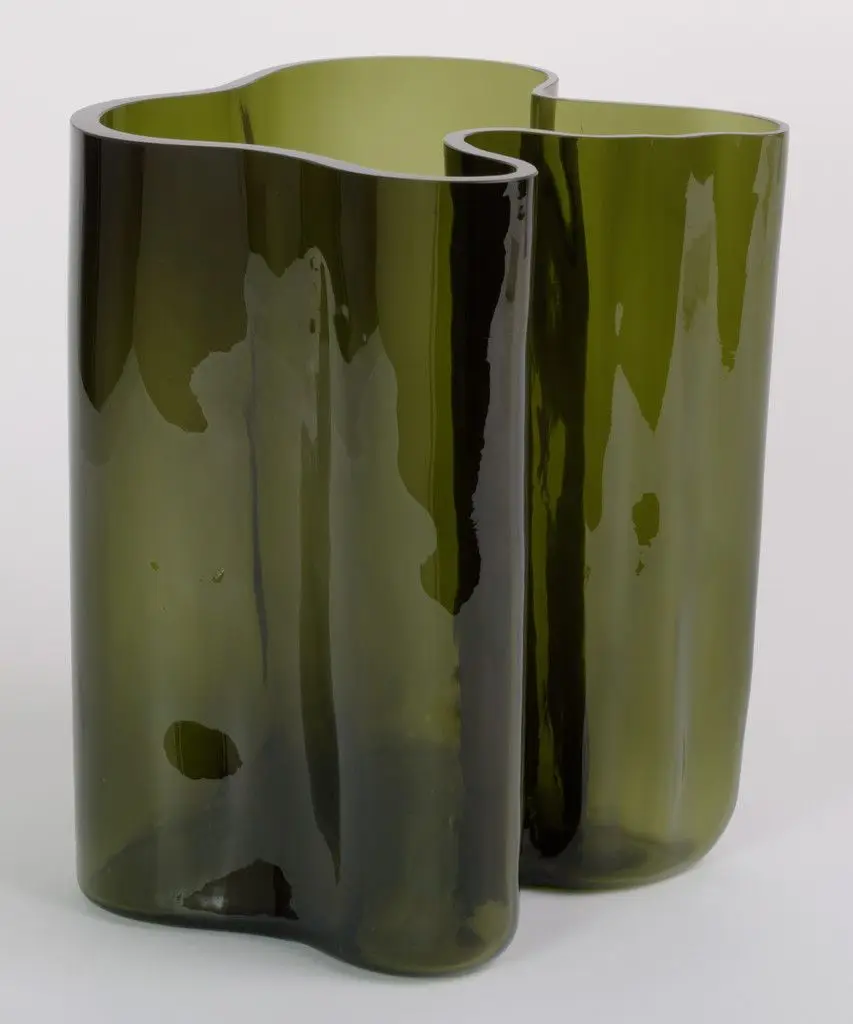 Vase (model 3031 / Savoy) by Alvar Aalto, Aino Aalto