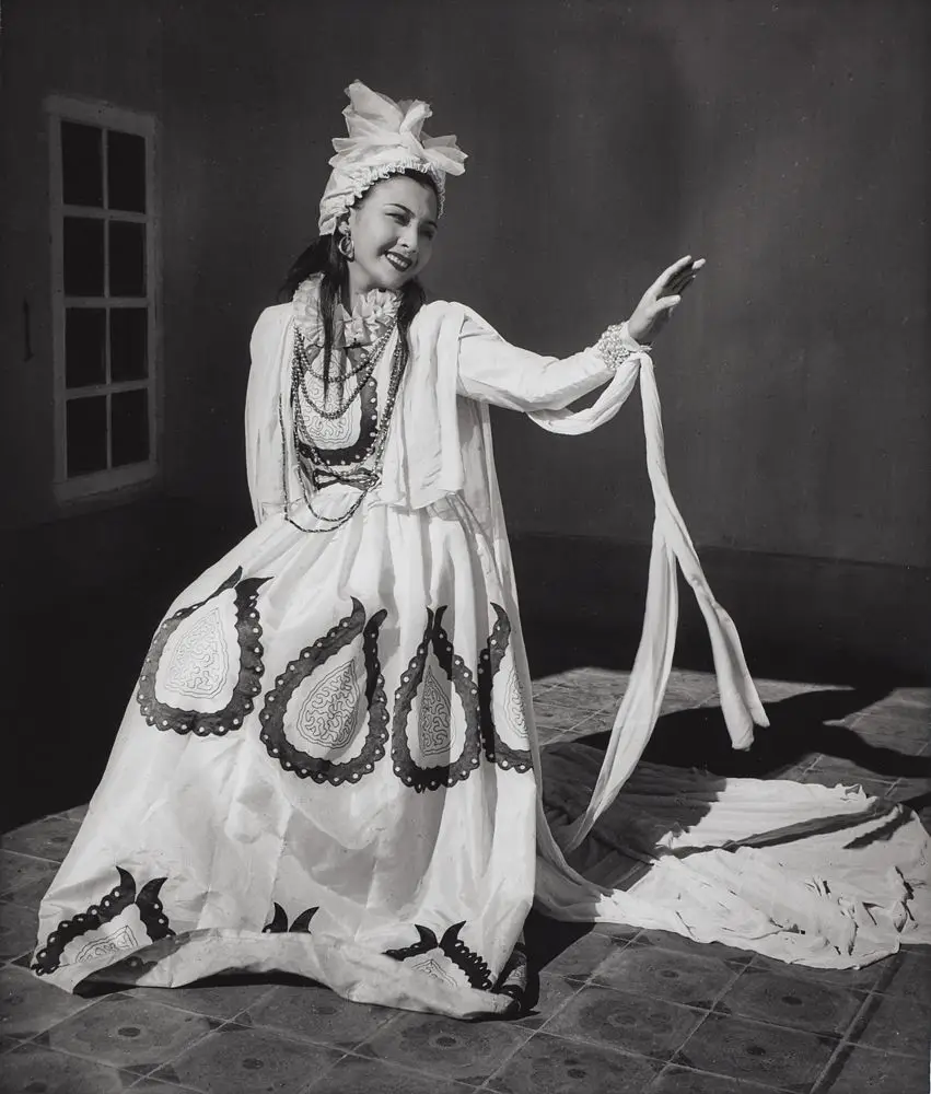 Female movie stars and celebrity portraits—Nancy Chan Wan-Seung (Chen Yunshang) by Yau Leung