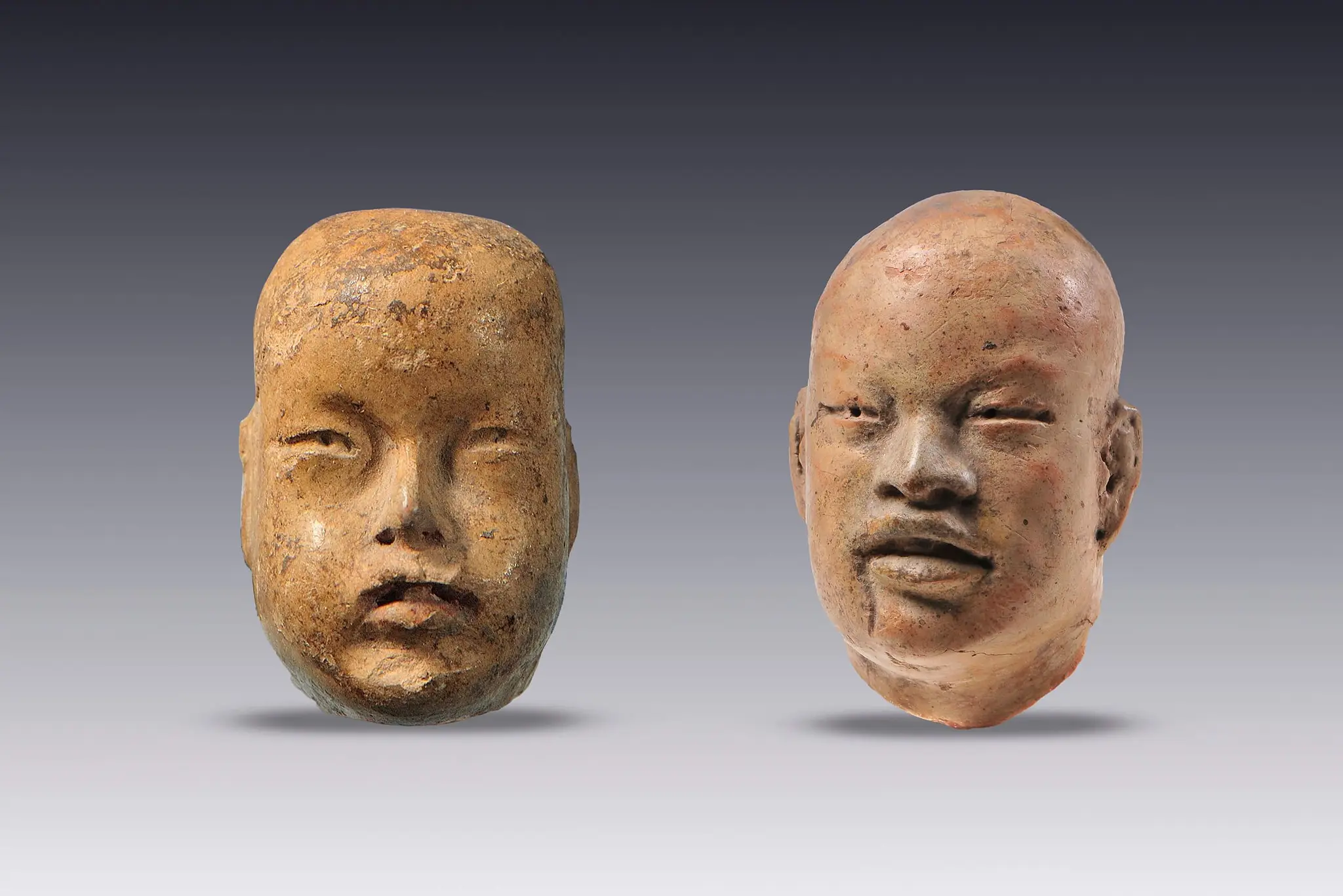Cabezas de figuras humanas (fragmentos) by Olmeca