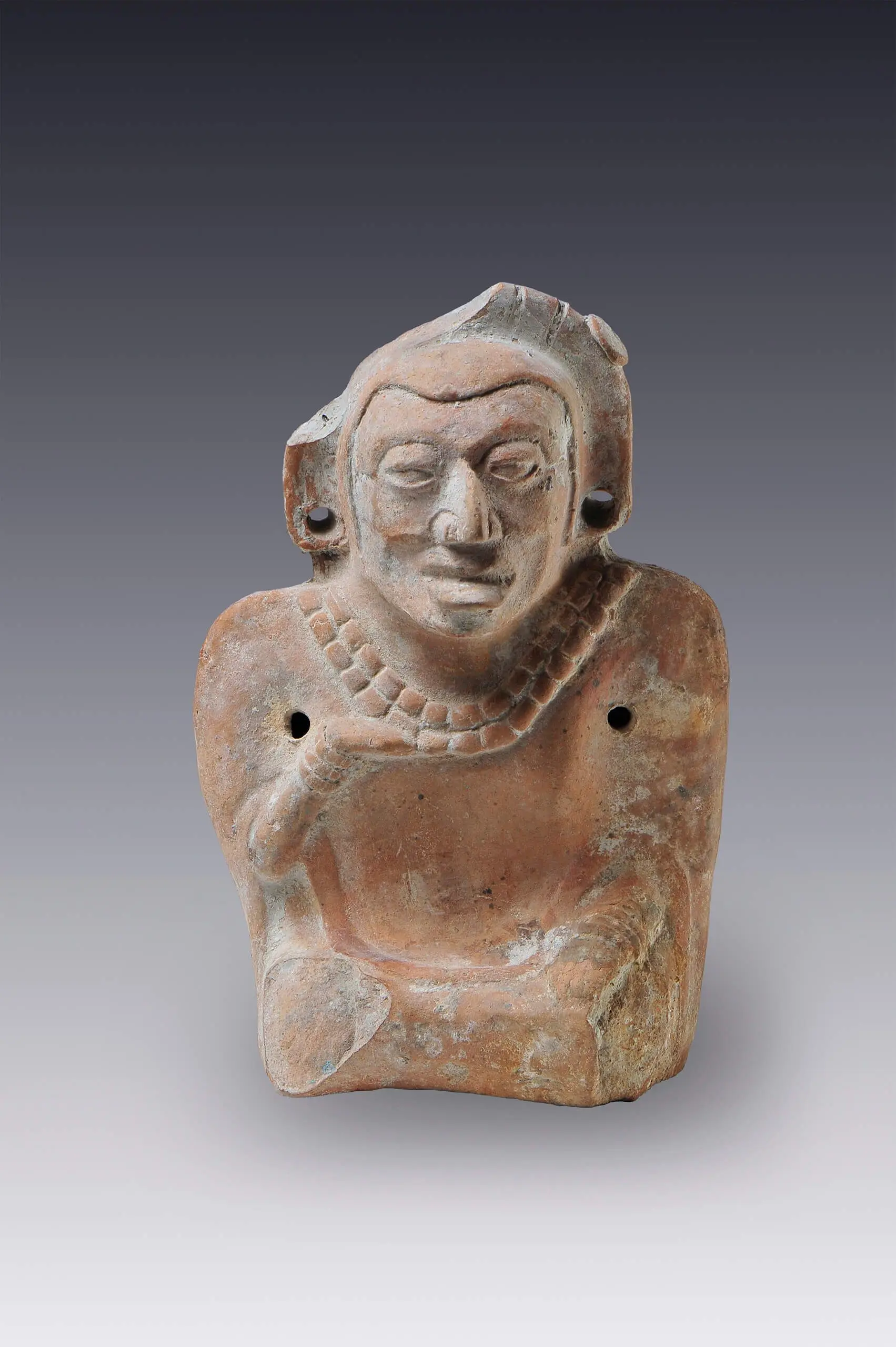Figurilla sedente by Maya