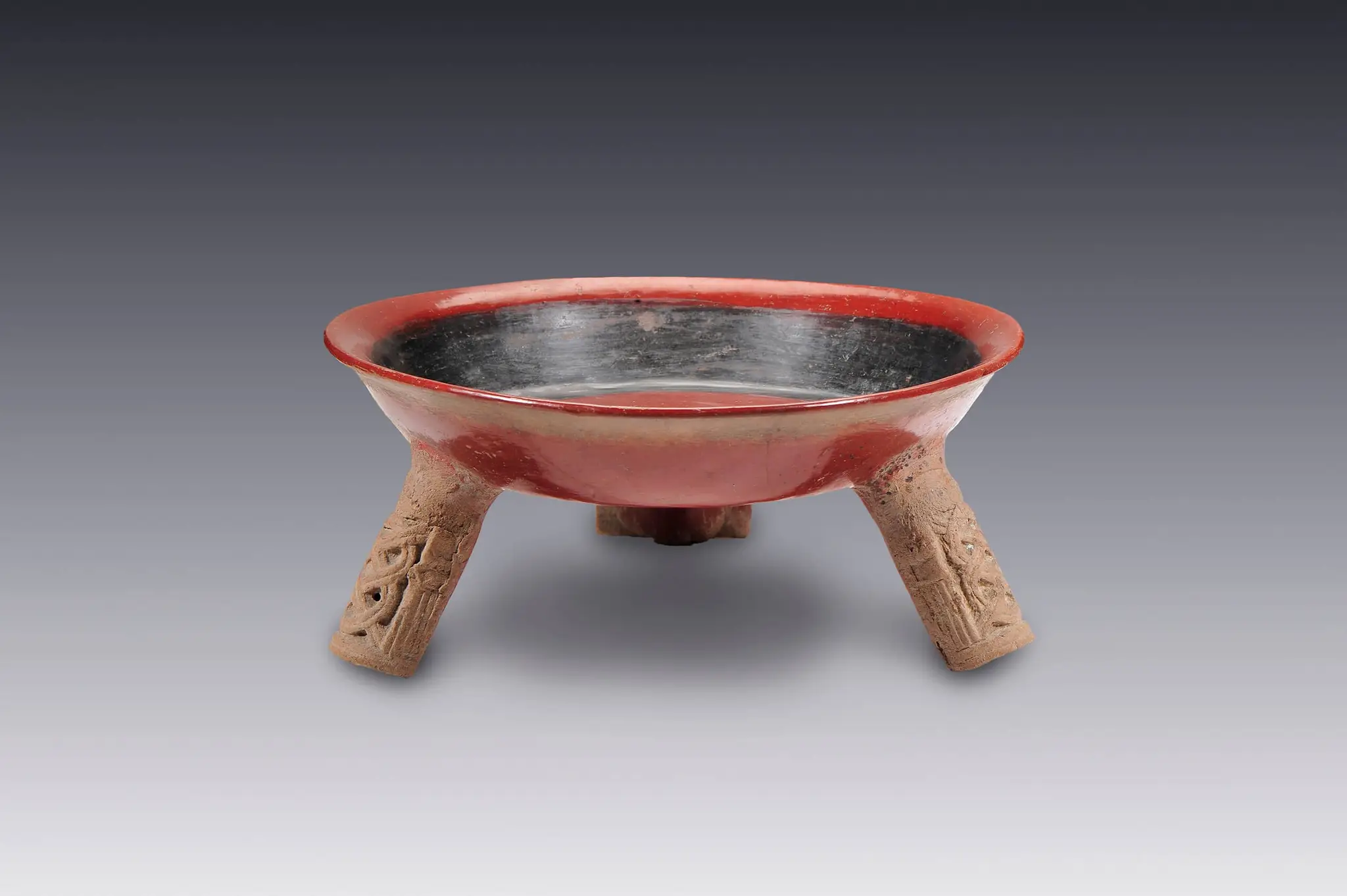 Cajete con soportes cilindricos by Mixteca