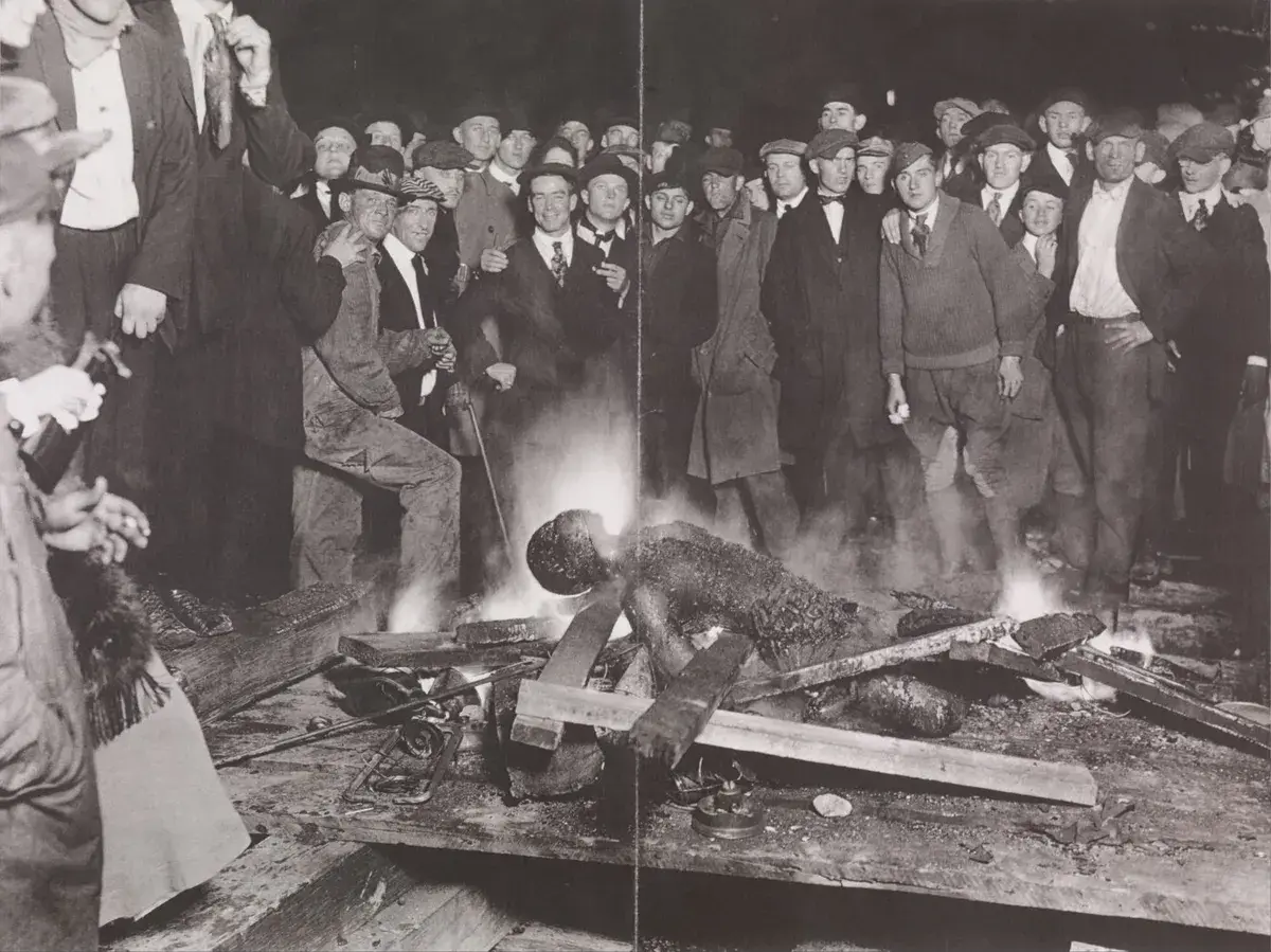 Borrowed A3 Inkjet Print With Rotating Drawing Pin [Installasjon] by Ytterstad, Snorre