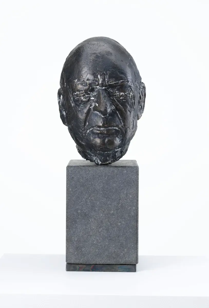 Portrett av Christian Norberg-Schulz [Hode] by Torvund, Gunnar