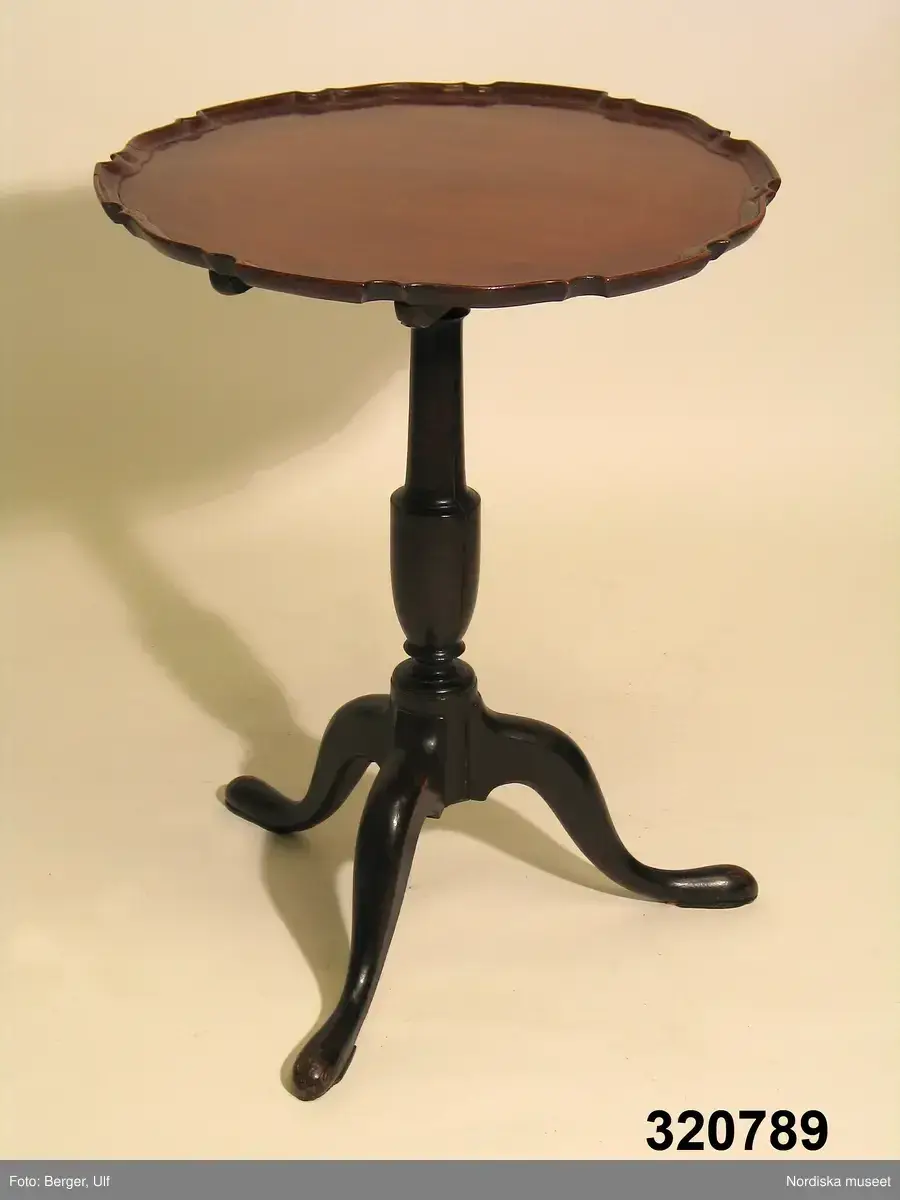 Fällbord by Dahlin, Nils