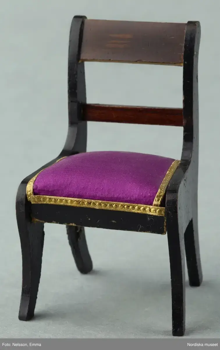 Stol by Rosen, Ella von