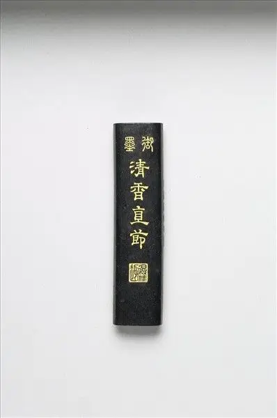 Inkstick inscribed with "Qingxiang zhijie" by Unknown artist