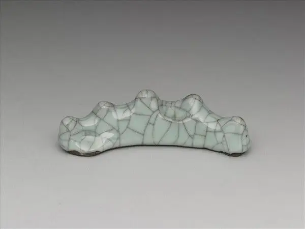 Brush rest in imitation of Kuan-ware glaze by Unknown artist