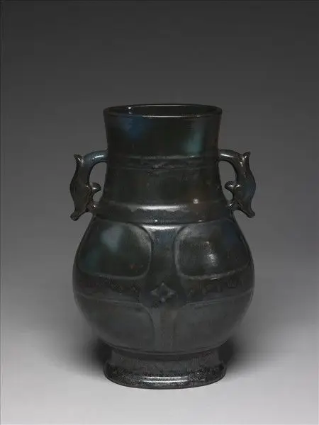 Two-handled tsun vessel with archaic bronze glaze by Unknown artist