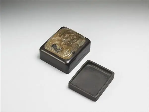 Inkstone of "Jingtian" by Unknown artist