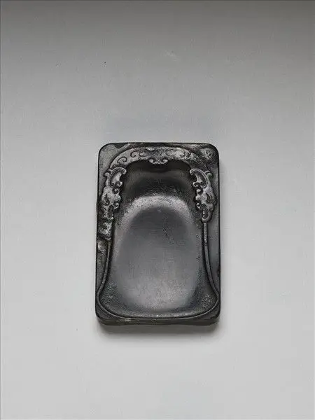 Inkstone with dragon pattern by Unknown artist