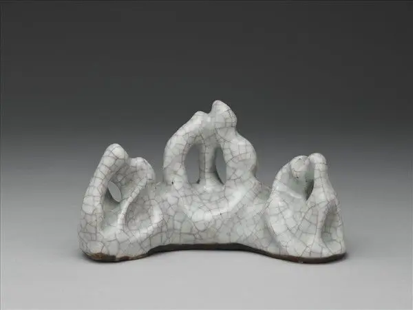 Brush rest with celadon glaze by Unknown artist