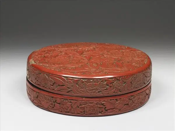 Round box with peony decor Carved red lacquerware Ming dynasty by Unknown artist