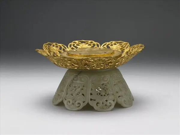 Jade and bronze bowl stand with openwork decoration of Eight Treasures and Indian lotus scrolls by Unknown artist