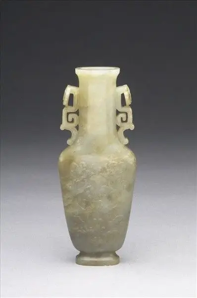 Jade vase with ruyi-shaped handles by Unknown artist