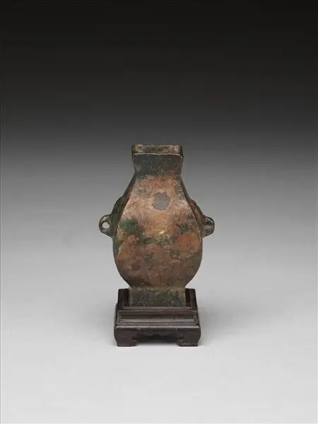 Bronze square hu vessel by Unknown artist