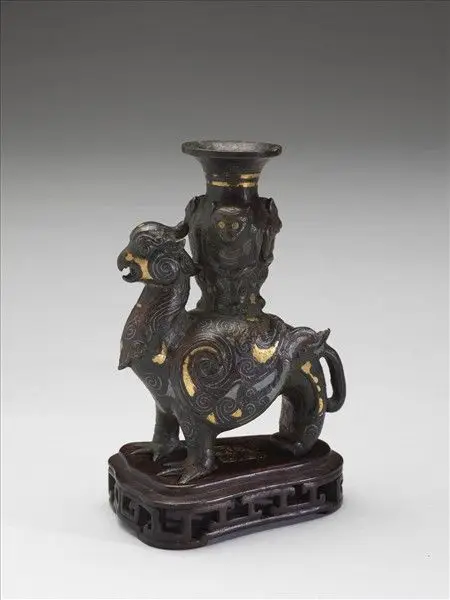 Bronze heavenly fowl-shaped tsun vessel with gold and silver inlay by Unknown artist
