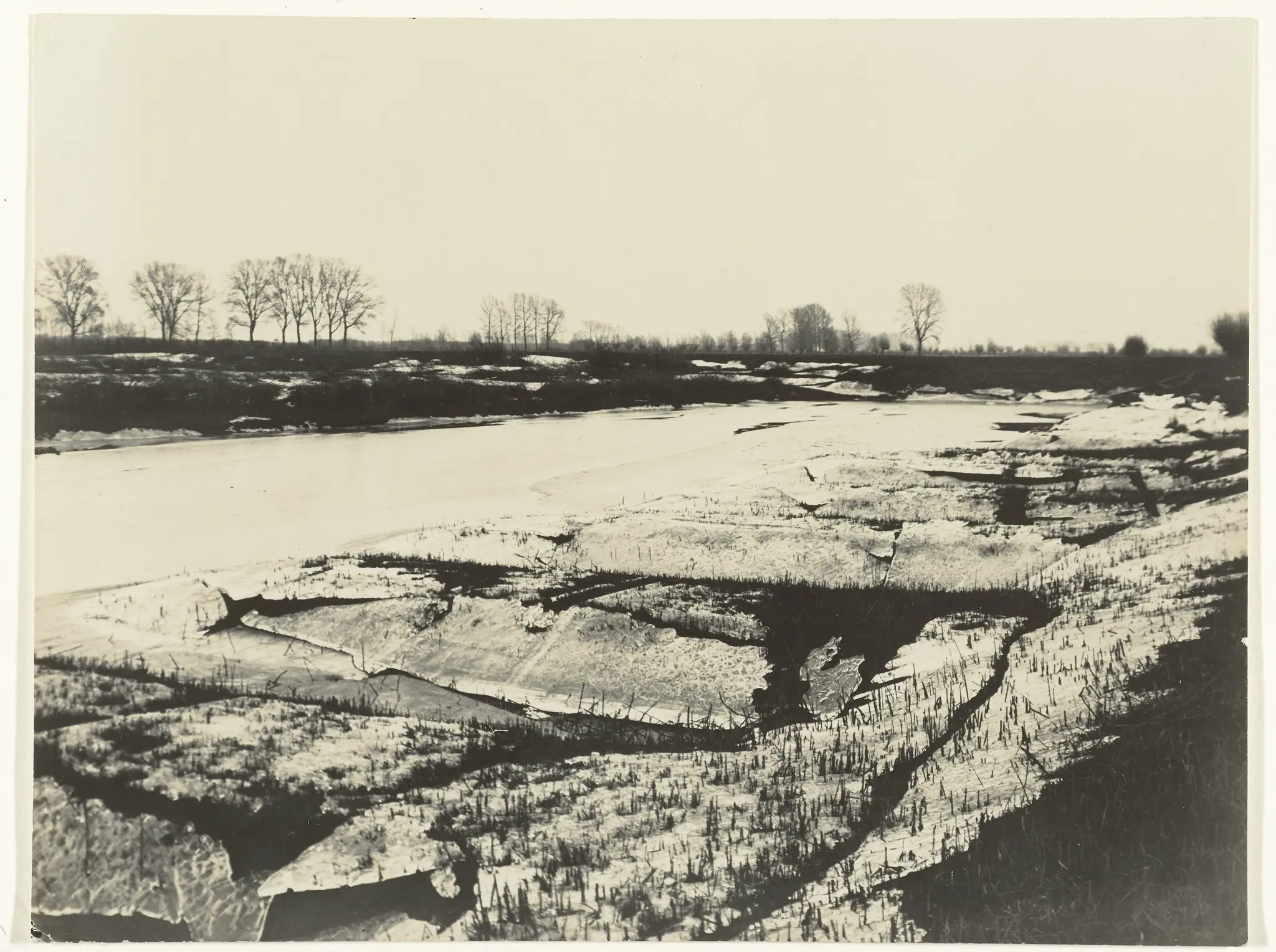 Landgoed Nyenbeek In den Winter tusschen het Kasteel en den IJssel by Unknown artist