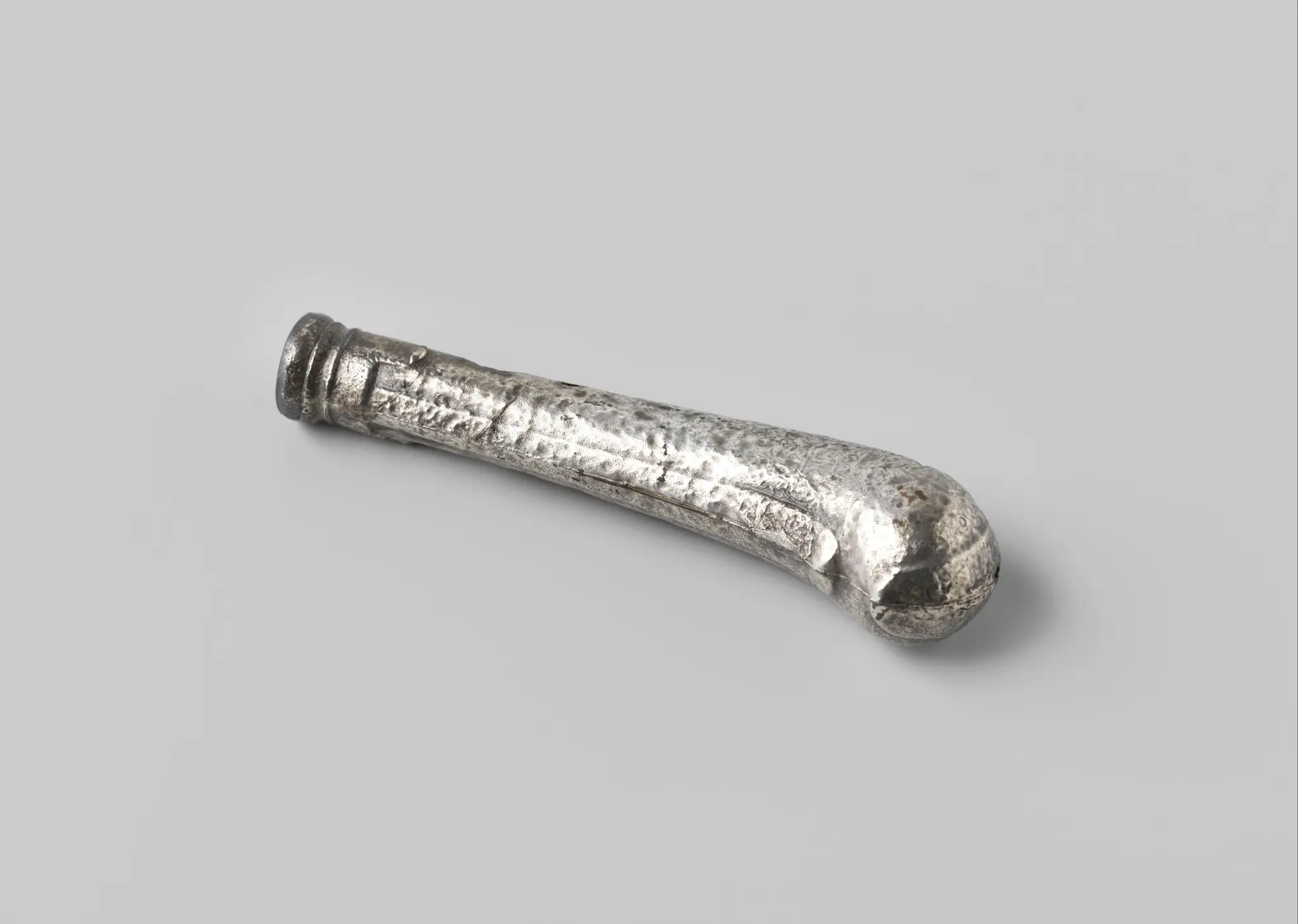 Silver knife handle from the wreck of the Dutch East Indiaman Hollandia by anonymous