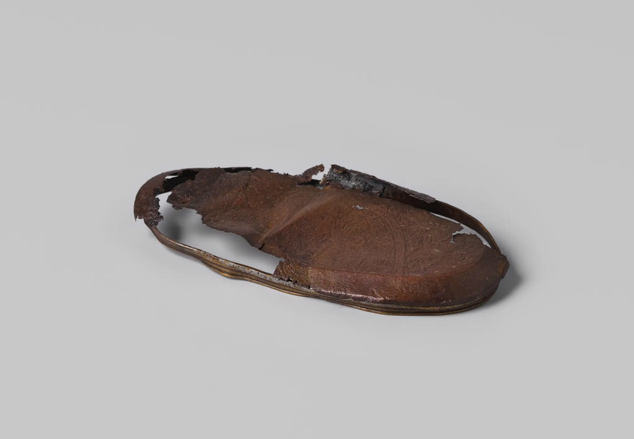 Deksel van tabaksdoos uit het wrak van de Oost-Indiëvaarder Hollandia by anonymous