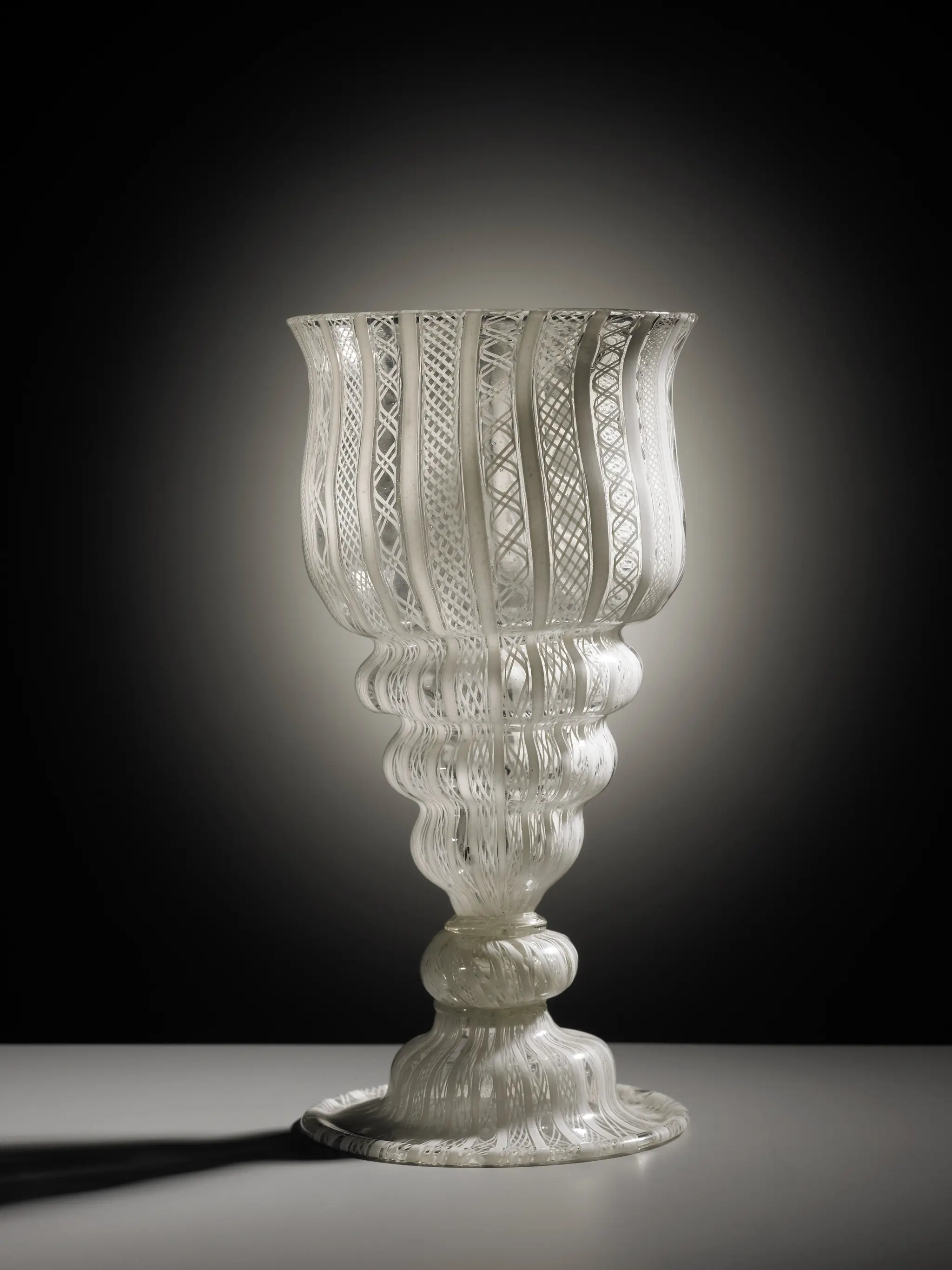 Bokaal van filigraanglas by anonymous