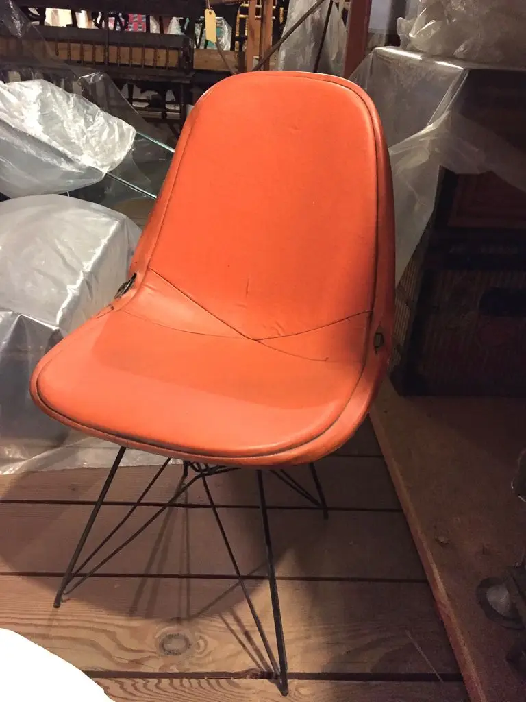 DKR chair by Charles and Ray Eames ( American ) Charles Eames