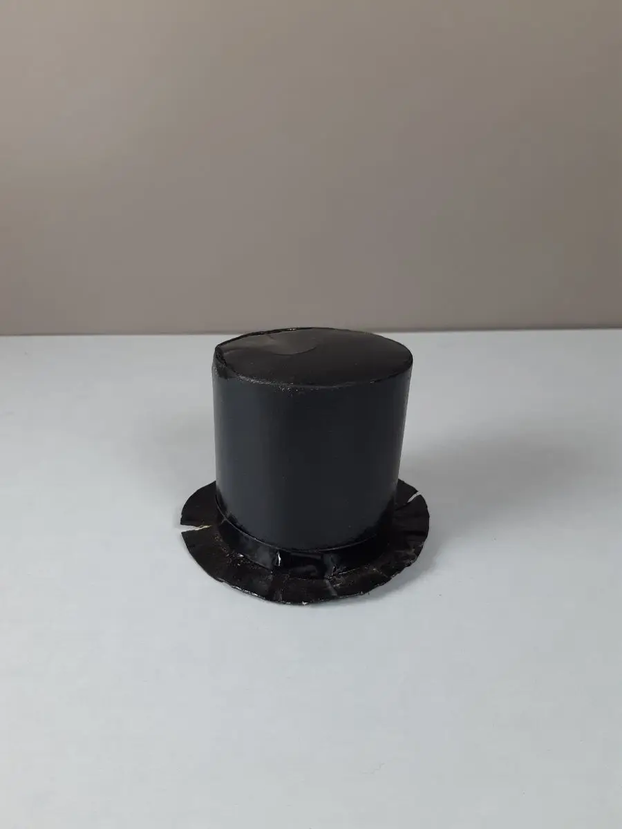 Dockkläder by Unknown artist