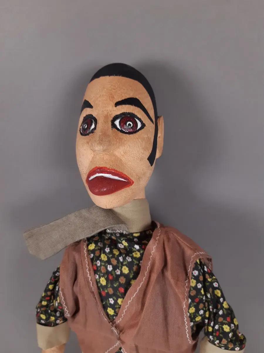 Handdocka by Okänd konsntär