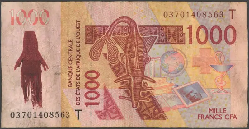 Artist with African Inspiration: Salle de Francophonie by Meschac Gaba