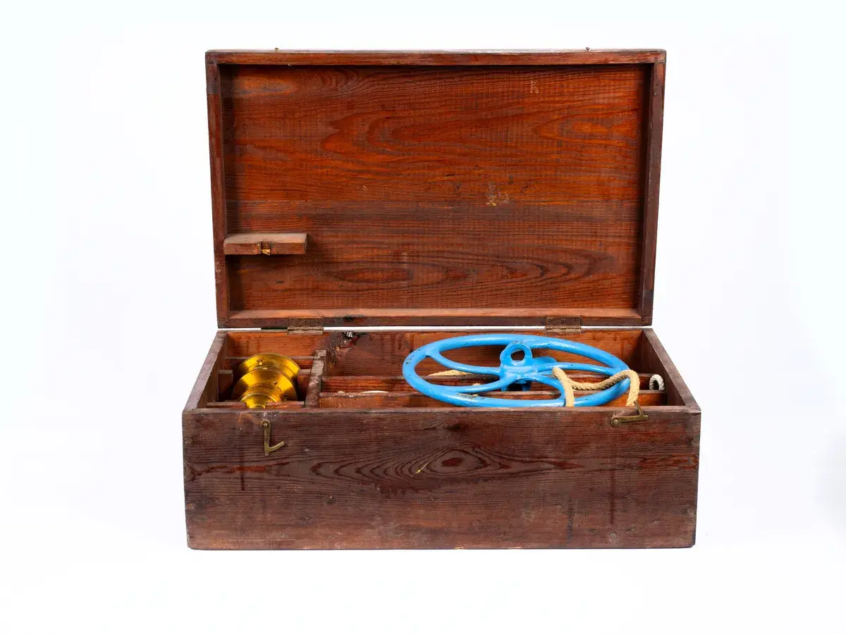 Relingslogg av modell Walkers Cherub för faryg med fart upp till 14 knop by Instrumentfabriksaktiebolaget Lyth