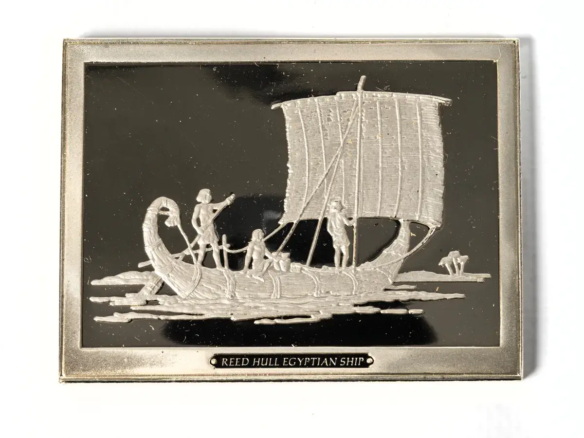 Rektangulär silverplakett föreställande Reed hull by Unknown artist
