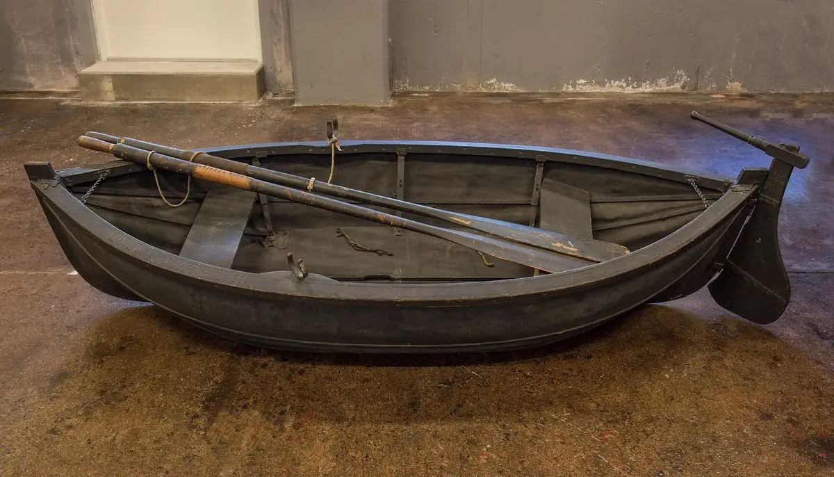 The Hvalen dinghy by Unknown artist