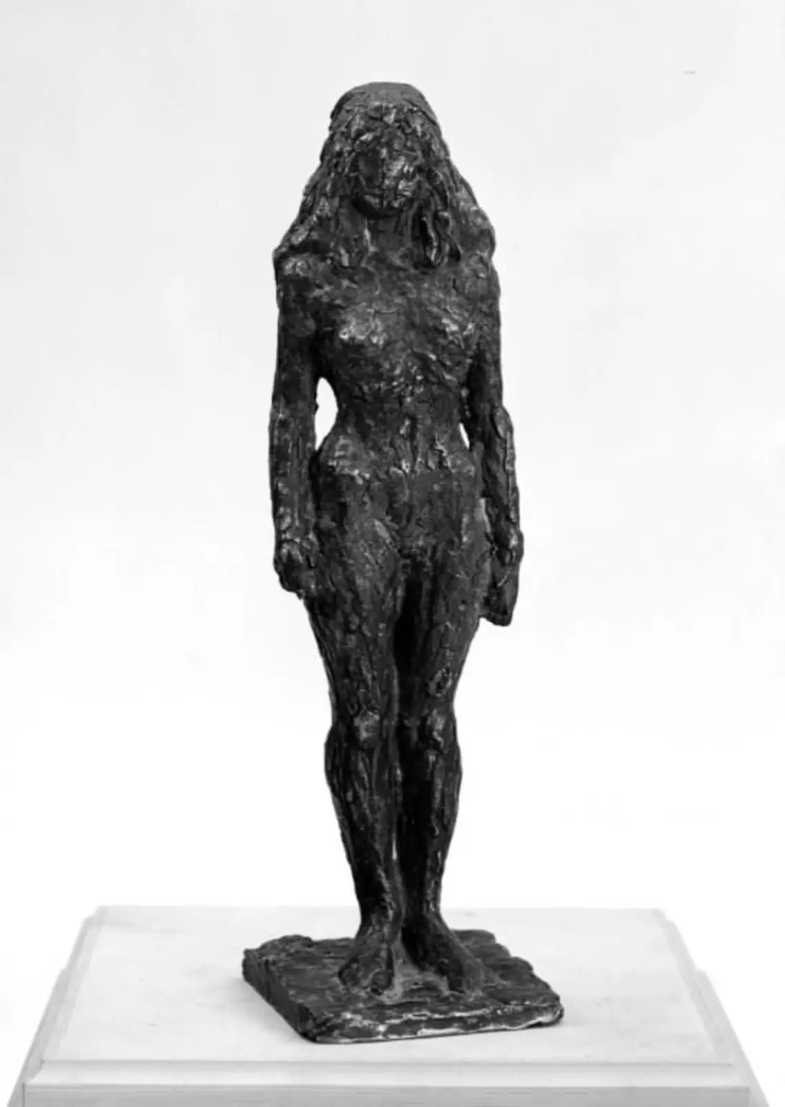 Stående figur by Bjørn Nordahl