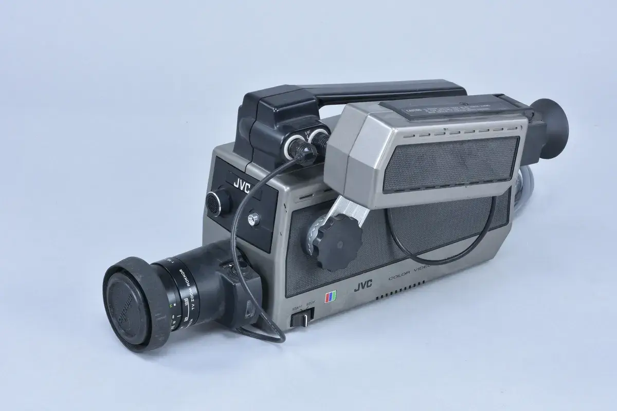 Videoanläggning med kamera, portabel by JVC